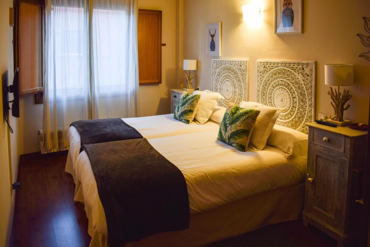 Naquela Castroviejo Guest House Exterior photo